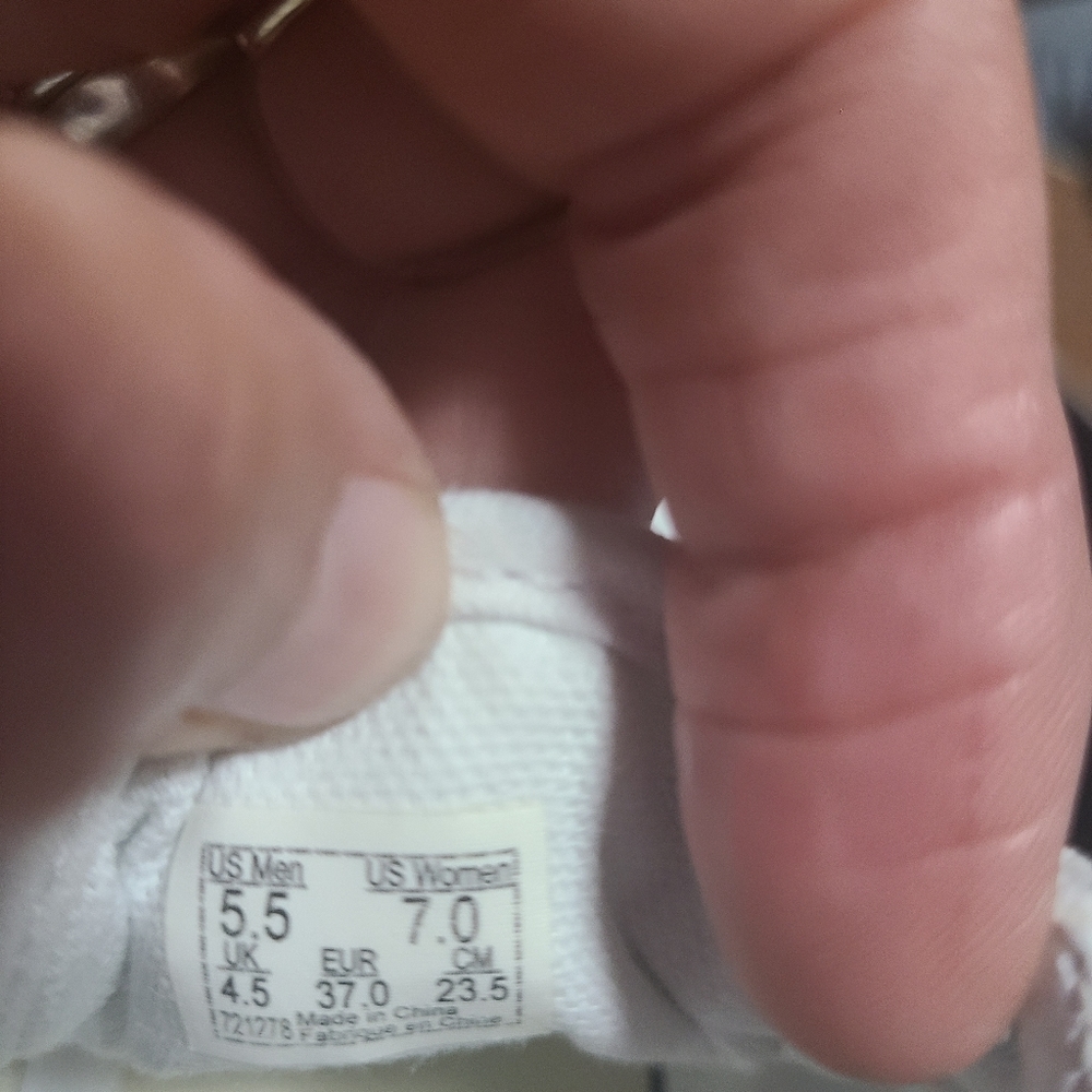 Vans - Picture 6 of 6